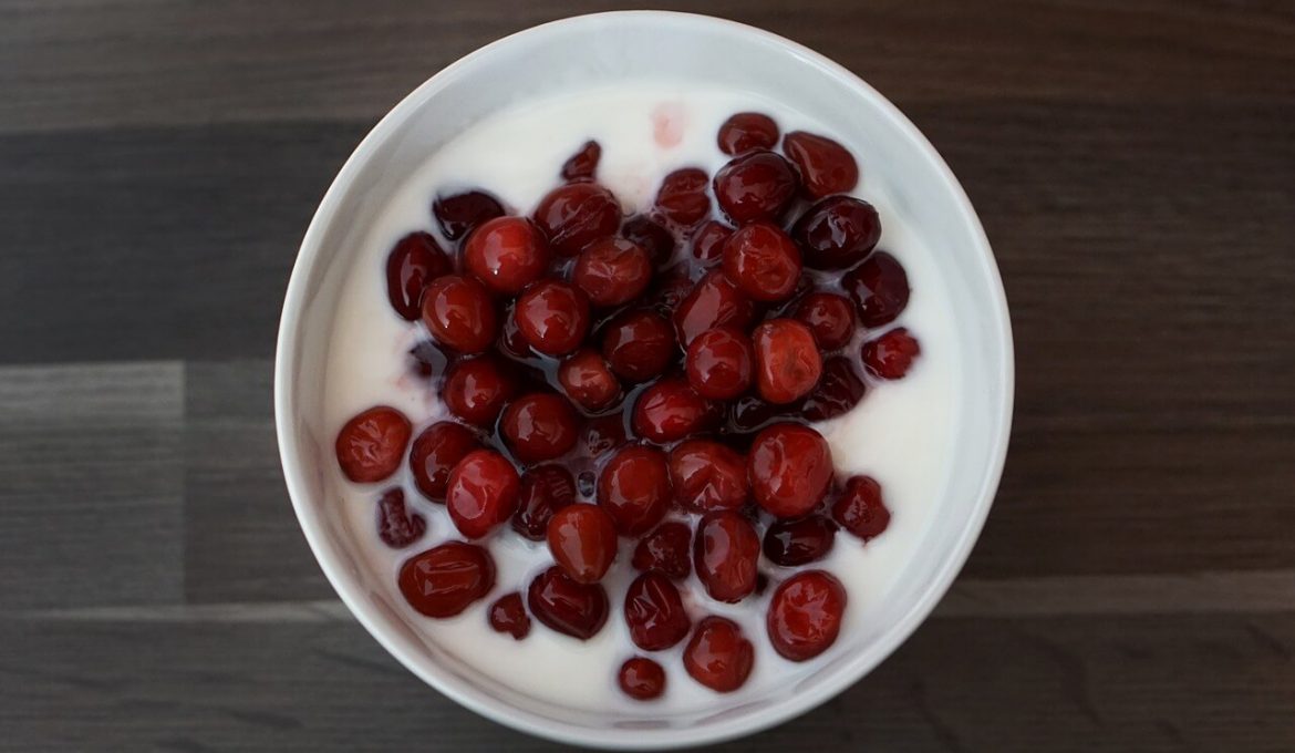 cranberry yogurt